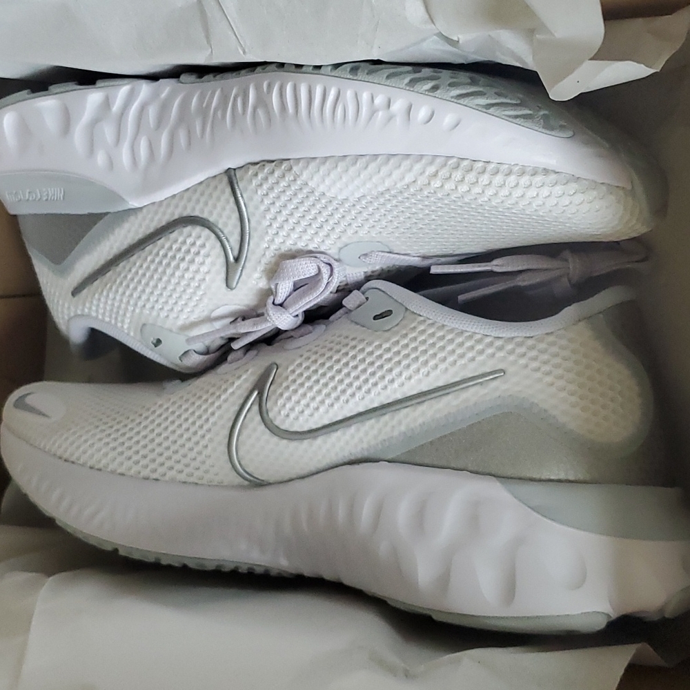 Women's Nike Renew Run. Brand New Never Worn.